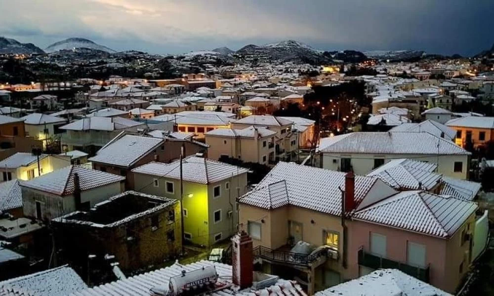 Λήμνος: Στα λευκά από το χιόνι όλο το νησί (βίντεο)